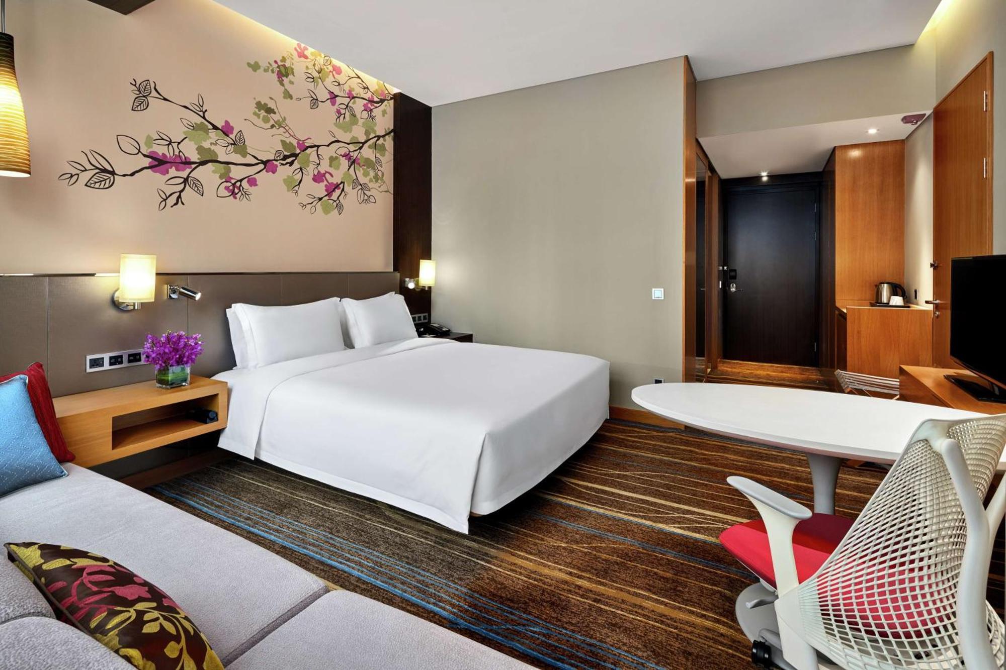Hilton Garden Inn Shenzhen Bao'An Exterior photo